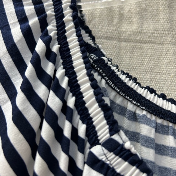 Chicos/ Stripe Off-The-Shoulder Top/ Blue & White Classic / size 1 - Picture 8 of 14